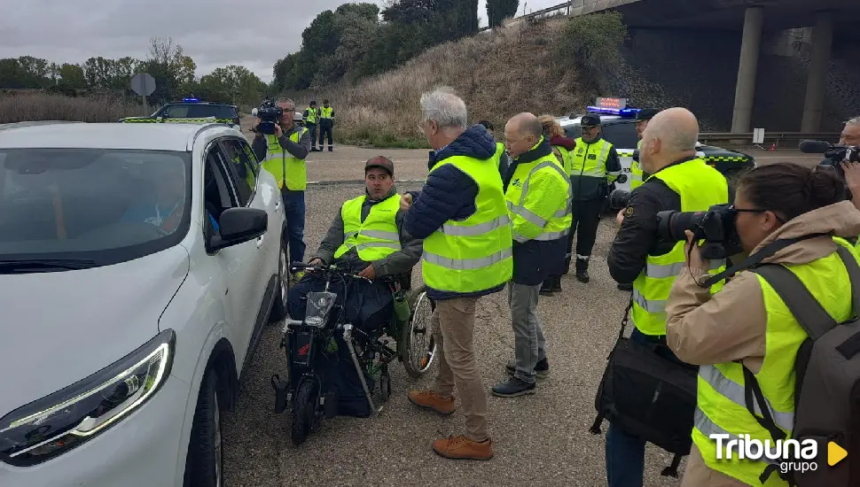 Presentan la nueva campaña de la DGT contra las distracciones al volante