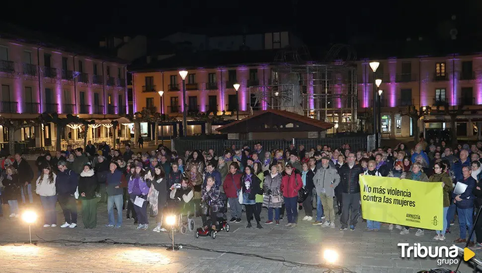 Más de 350 personas claman contra la violencia de género en Palencia