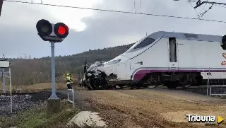 Dos fallecidos en Husillos tras colisionar un Alvia con un turismo