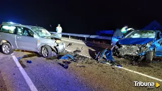 Dos heridos graves en un choque frontal en Villanueva de la Peña