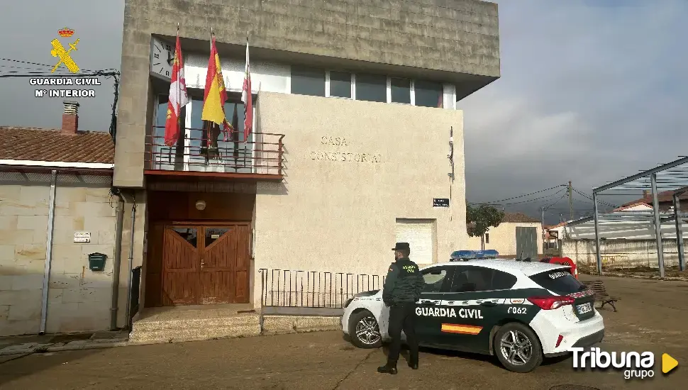 Roba 1.500 euros de madrugada en tres ayuntamientos