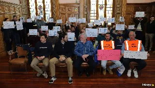 Trabajadores municipales vuelven a protestar en el Pleno