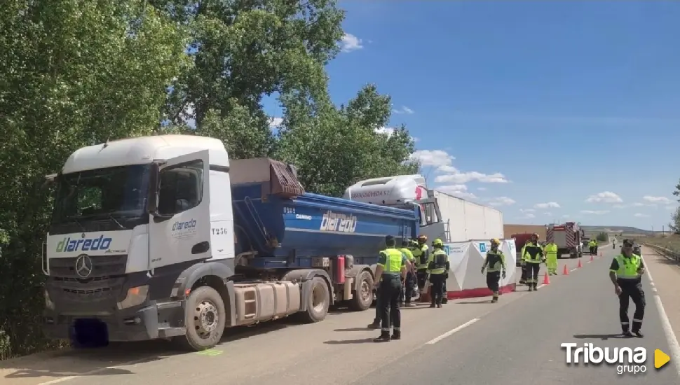 Fallece un camionero al colisionar por alcance a otro camión