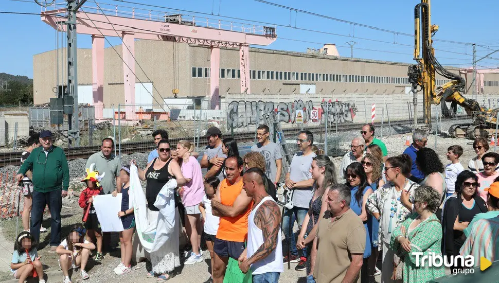 Los vecinos protestan contras las obras de Alta Velocidad en Palencia