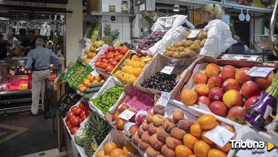 Reparten alimentos frescos y congelados en una furgoneta a 52 grados