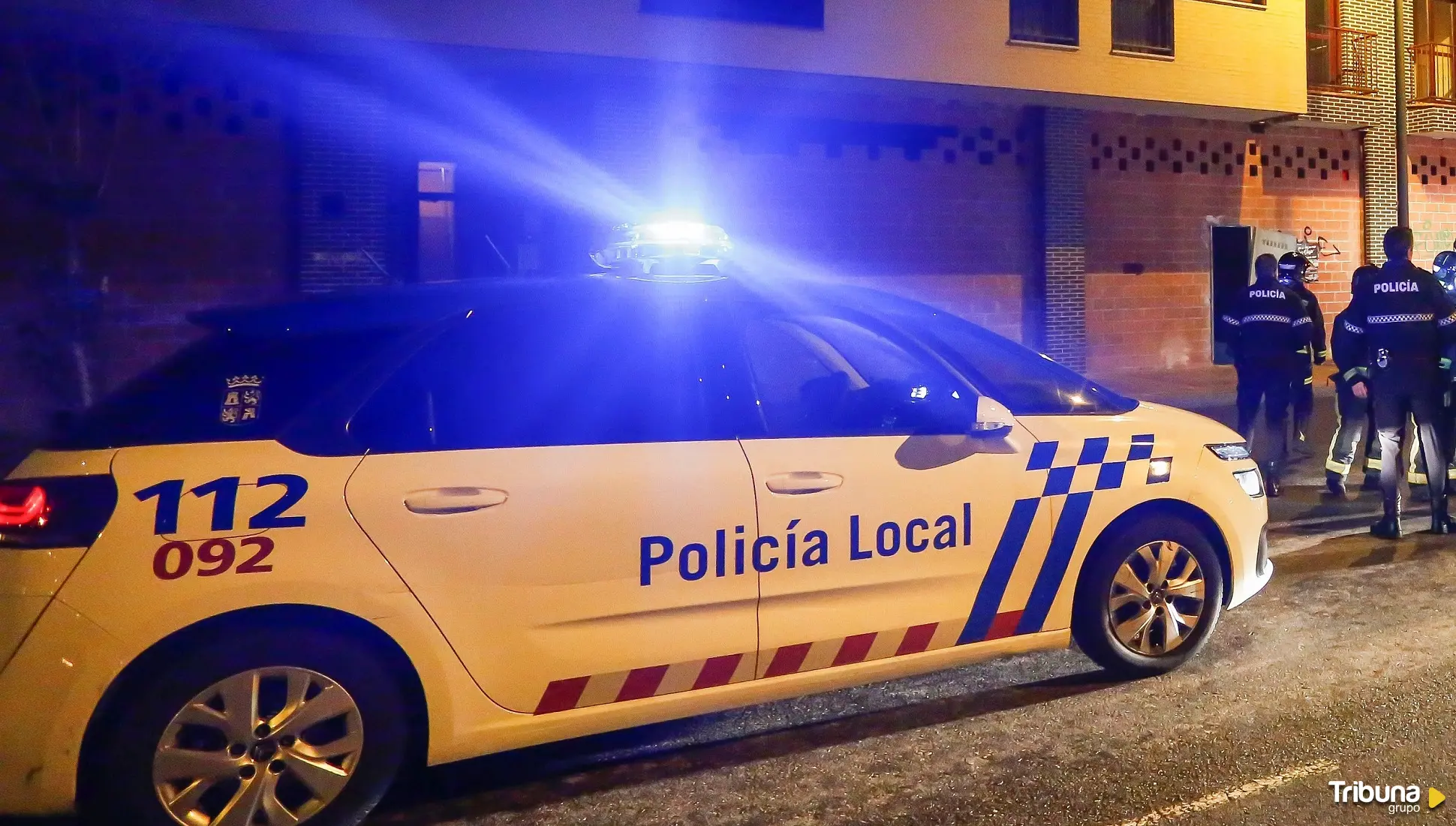 Agrede a su pareja y la expulsa de casa en ropa interior