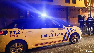 Agrede a su pareja y la expulsa de casa en ropa interior