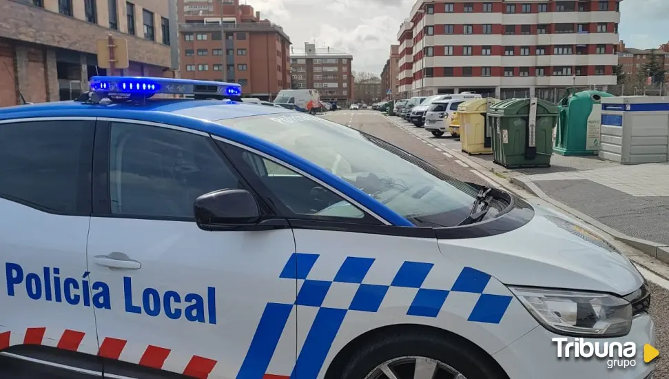 Transporta tuberías mal colocadas en un camión sin seguro, ITV ni permiso